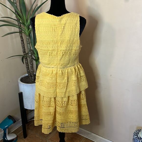 Boho Sunshine Mi Ami Crochet Dress in Vibrant Style - Picture 3 of 6